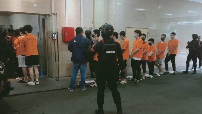 Bareskrim Dalami Kasus Markas Judi Online di Hayam Wuruk, Puluhan WNA Jalani Pemeriksaan Intensif