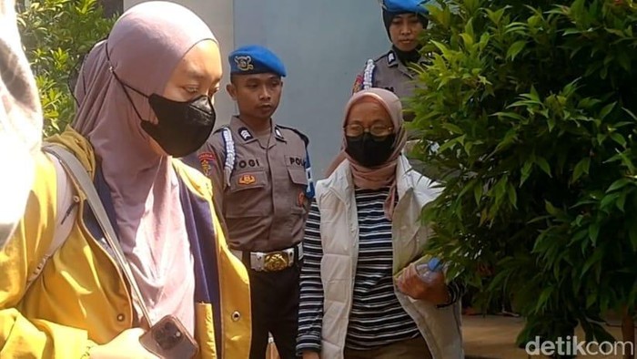 Istri Bupati Pemalang Dibawa KPK ke Jakarta Usai Terjaring OTT, Pemeriksaan Berlanjut