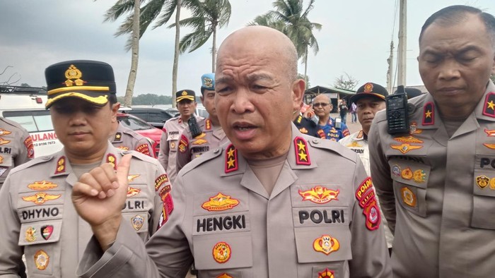 Ombak Besar dan Erupsi Anak Krakatau Hambat Pencarian Lima Jurnalis di Selat Sunda